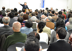 九条の会・兵庫県医師の会 小林節氏を招き市民講演会 <br/>「平和大国」の地位 失われる