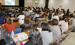 日常診 震災企画 <br/>原発事故後の学校給食、郷土食 <br/>福島県の栄養教諭が講演