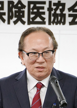 第57回総会・記念講演を開催 <br/>防衛費ではなく医療費拡大を