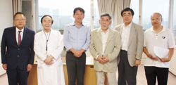 北阪神支部が森臨太郎宝塚市長と懇談<br/> マイナカード保有者含め「資格確認書」全員発行を要望<br/> 市長「医療現場の実情把握したい」